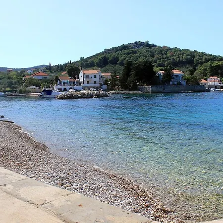 By The Sea 아파트 *