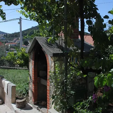 아파트 By The Sea Lukoran