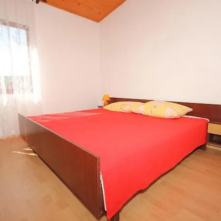 By The Sea 아파트